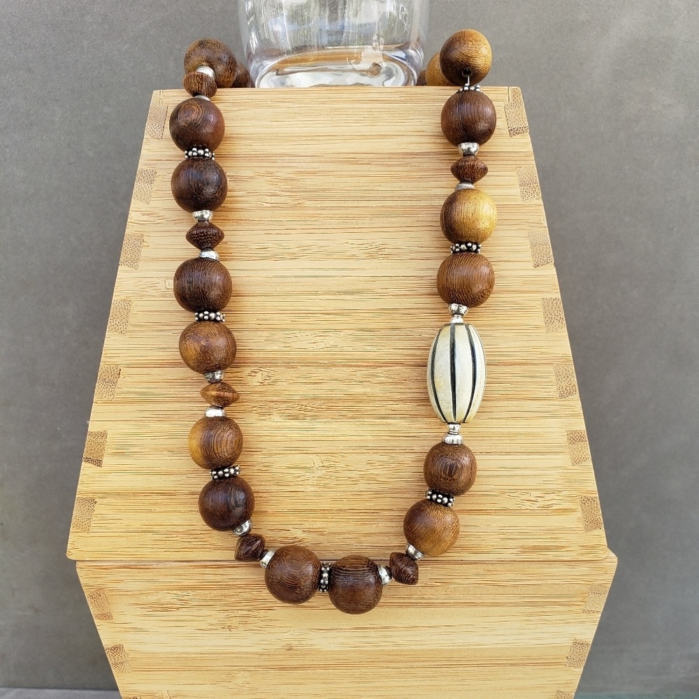 Wood Accent Necklace